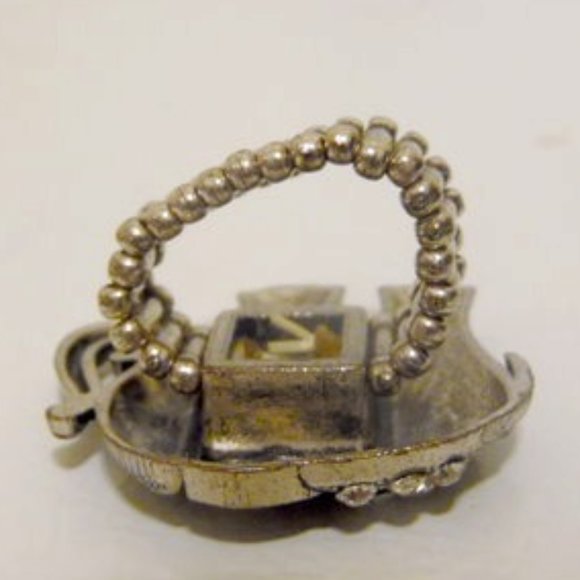 Grey Crystal Elephant Statement Stretch Ring Size 9-12 - Picture 3 of 6